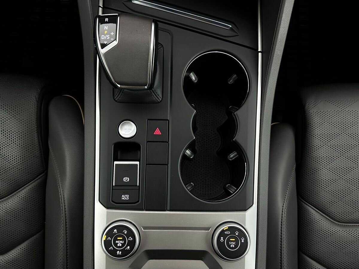 Volkswagen Touareg, 2020 Фото №13