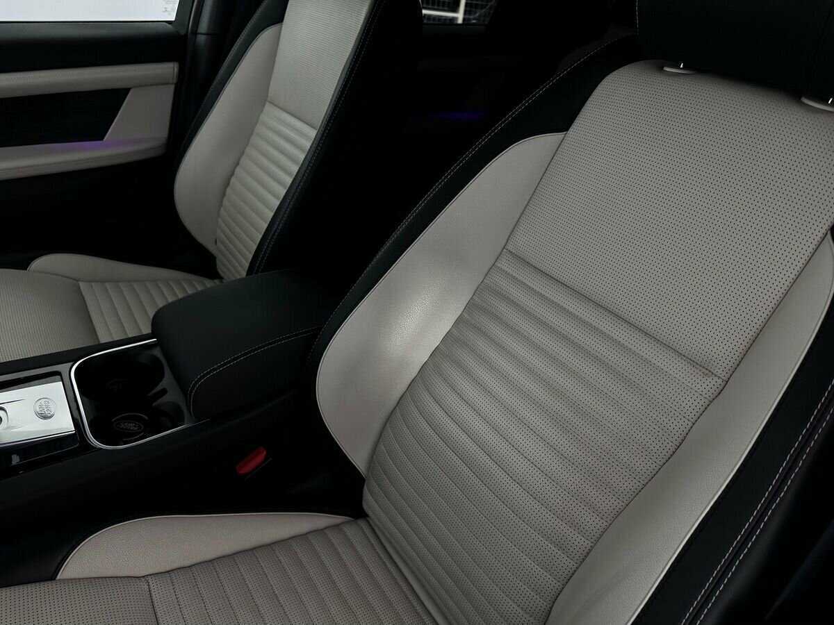 Land Rover Discovery Sport, 2020 - 119 233 км. | Фото №8