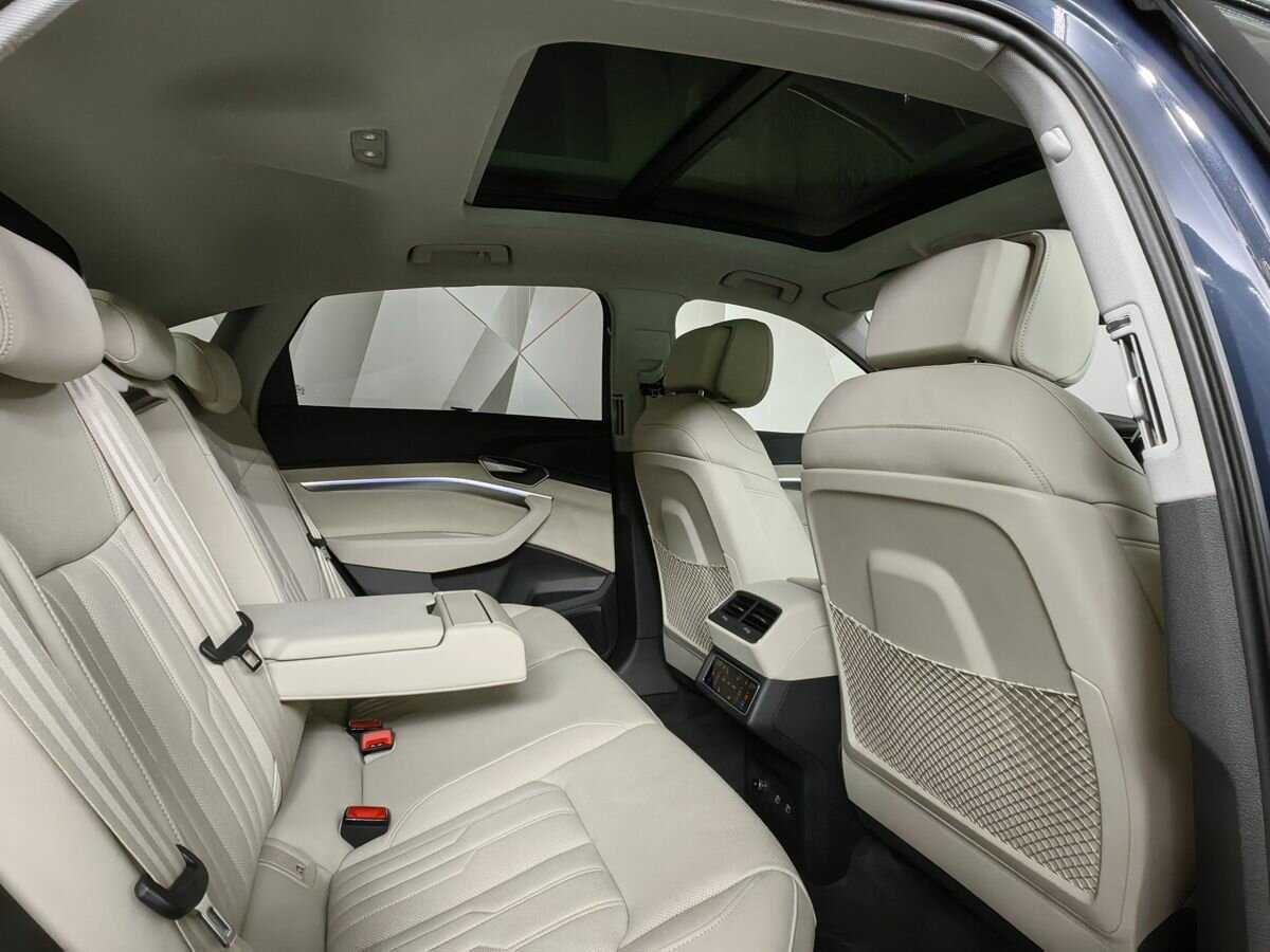 Audi e-tron Sportback 55, 2021 Фото №12