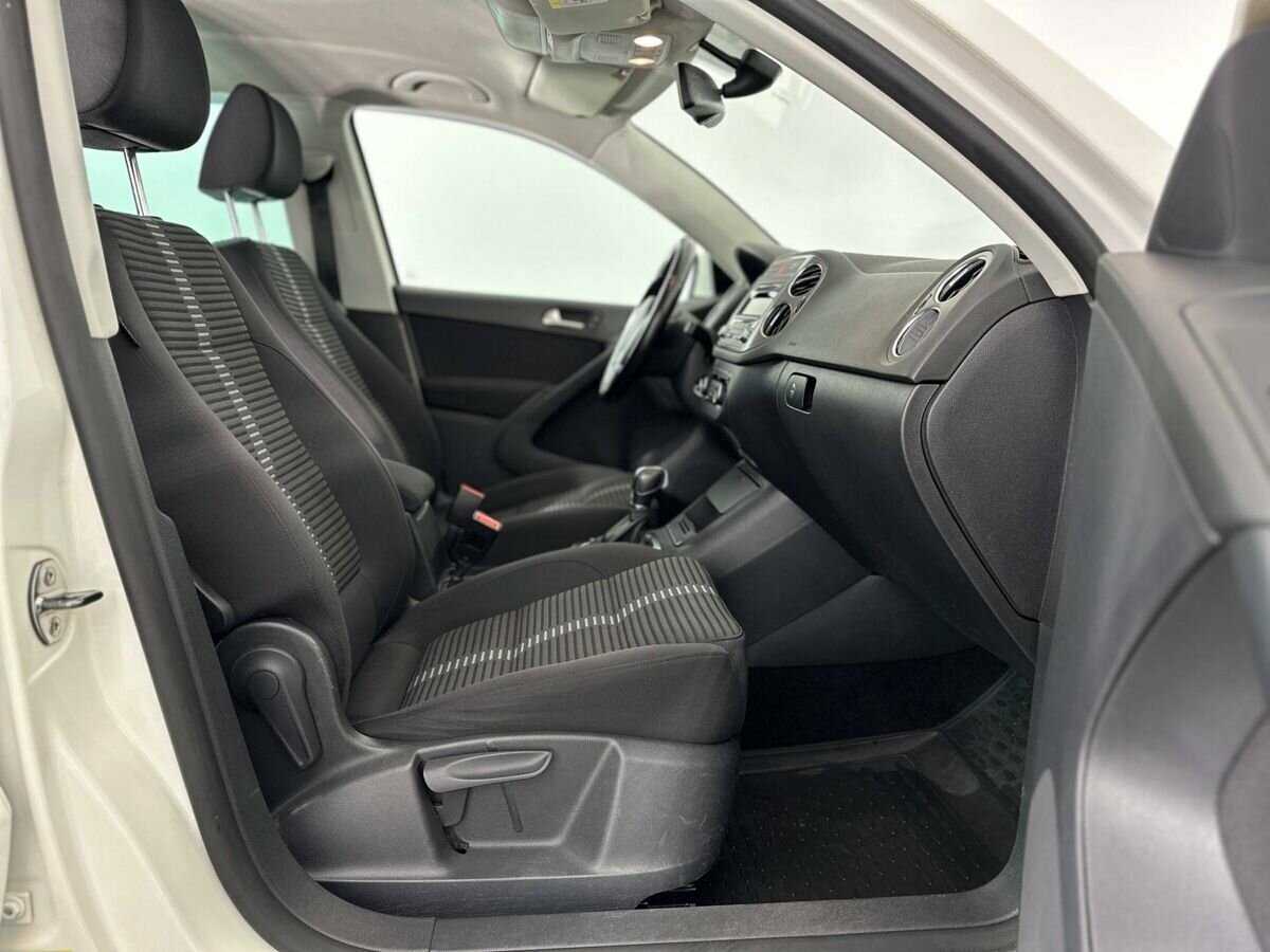 Volkswagen Tiguan, 2011 Фото №14