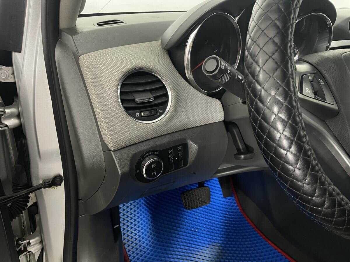 Chevrolet Cruze, 2010 Фото №9