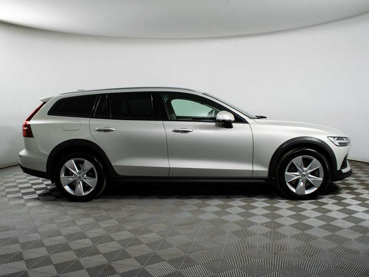 Volvo V60 Cross Country, 2019 - 40 533 км. | Фото №4