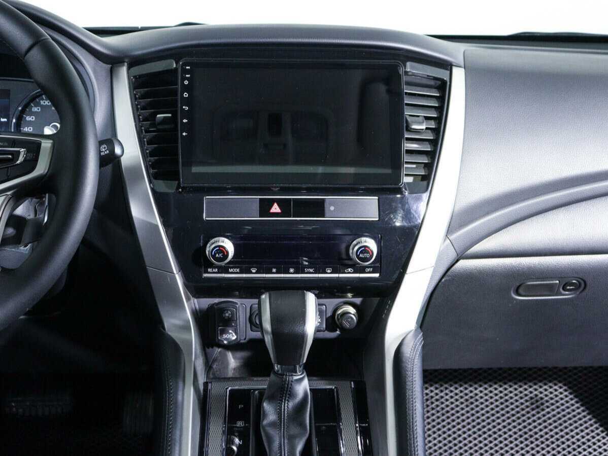 Mitsubishi Pajero Sport, 2020 Фото №11