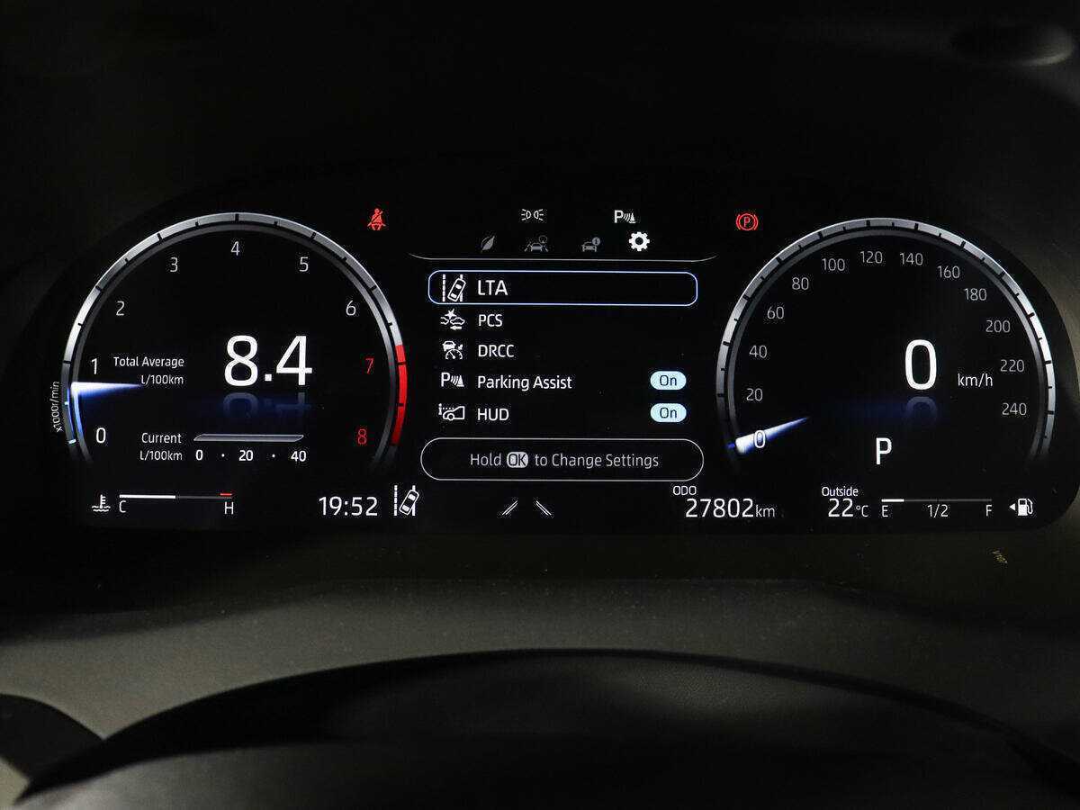 Toyota Camry, 2023 Фото №11