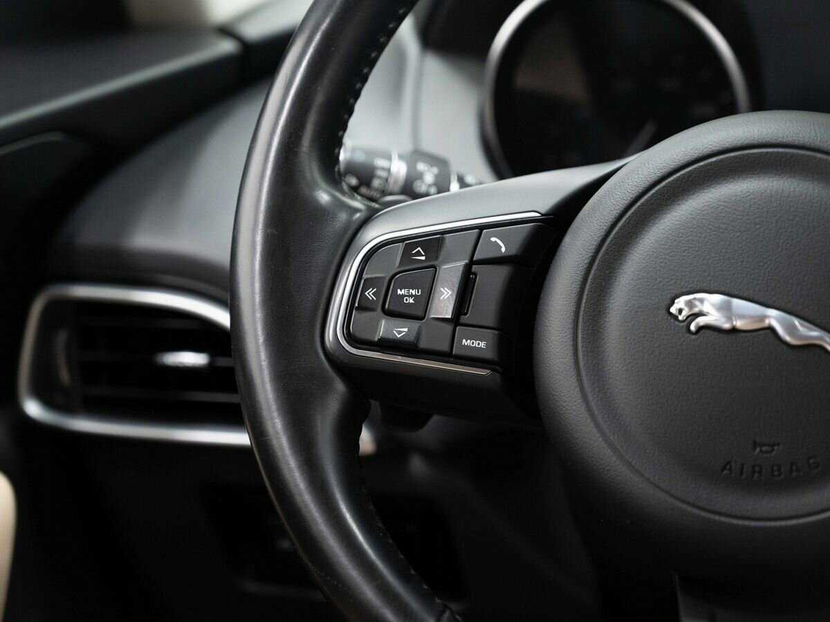 Jaguar F-Pace, 2017 Фото №13