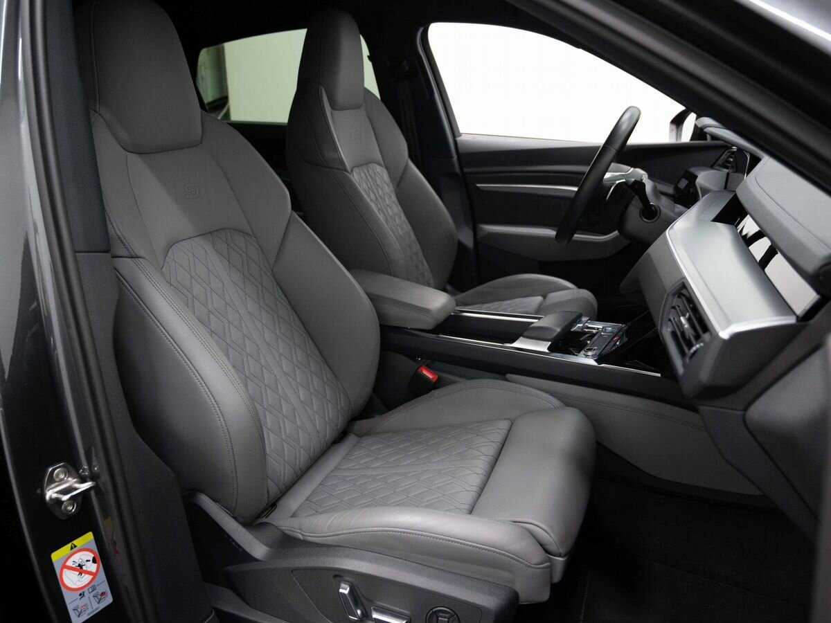 Audi e-tron 50, 2020 Фото №12