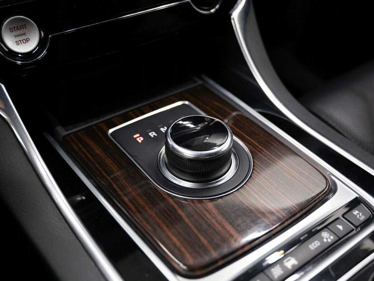 Jaguar XE, 2016 Фото №23