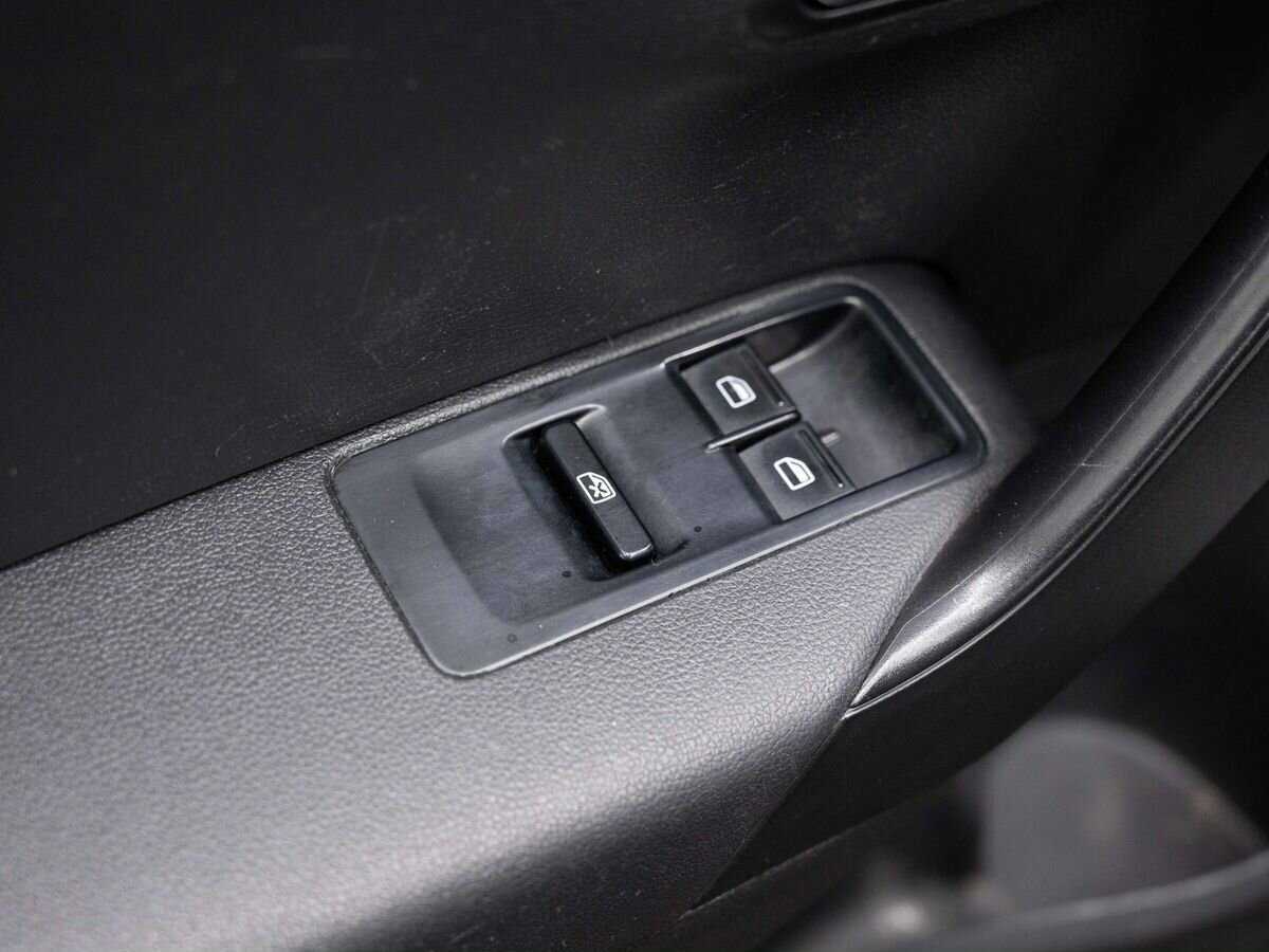 Volkswagen Polo, 2011 Фото №15