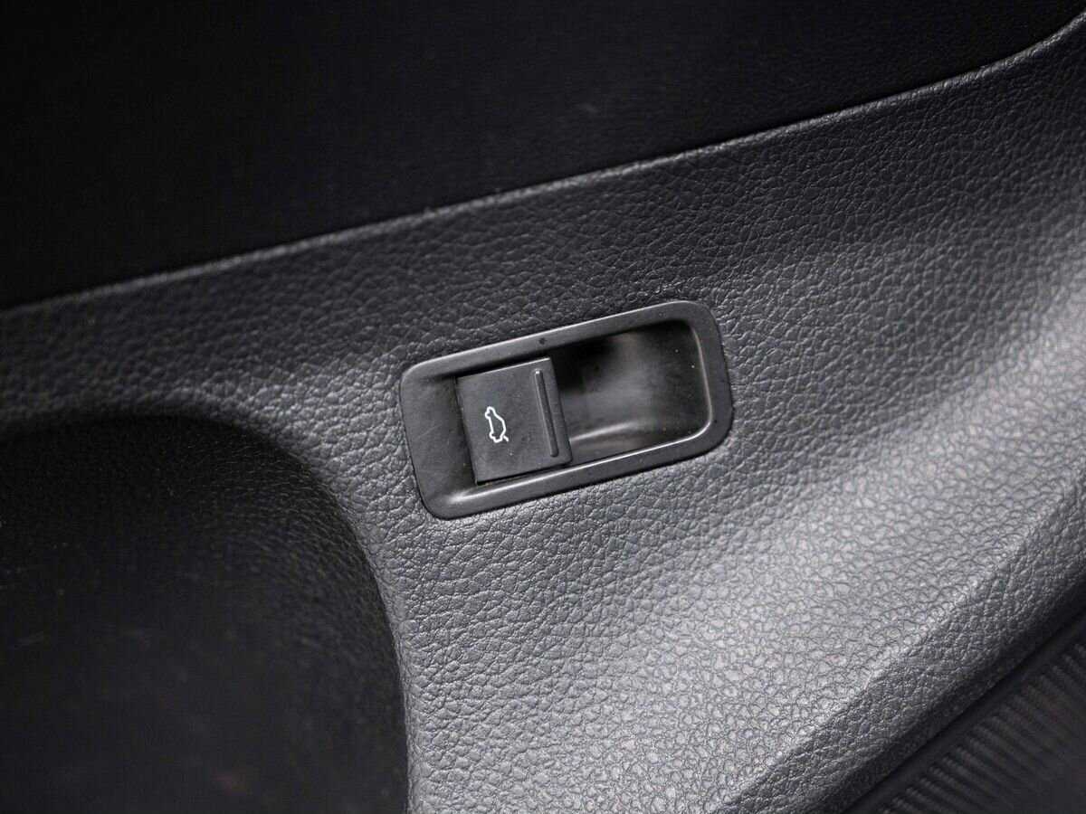 Volkswagen Polo, 2011 Фото №16