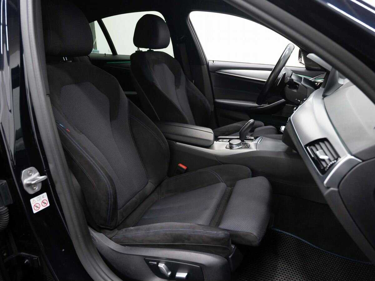 BMW 5 серии 530i xDrive, 2018 Фото №12