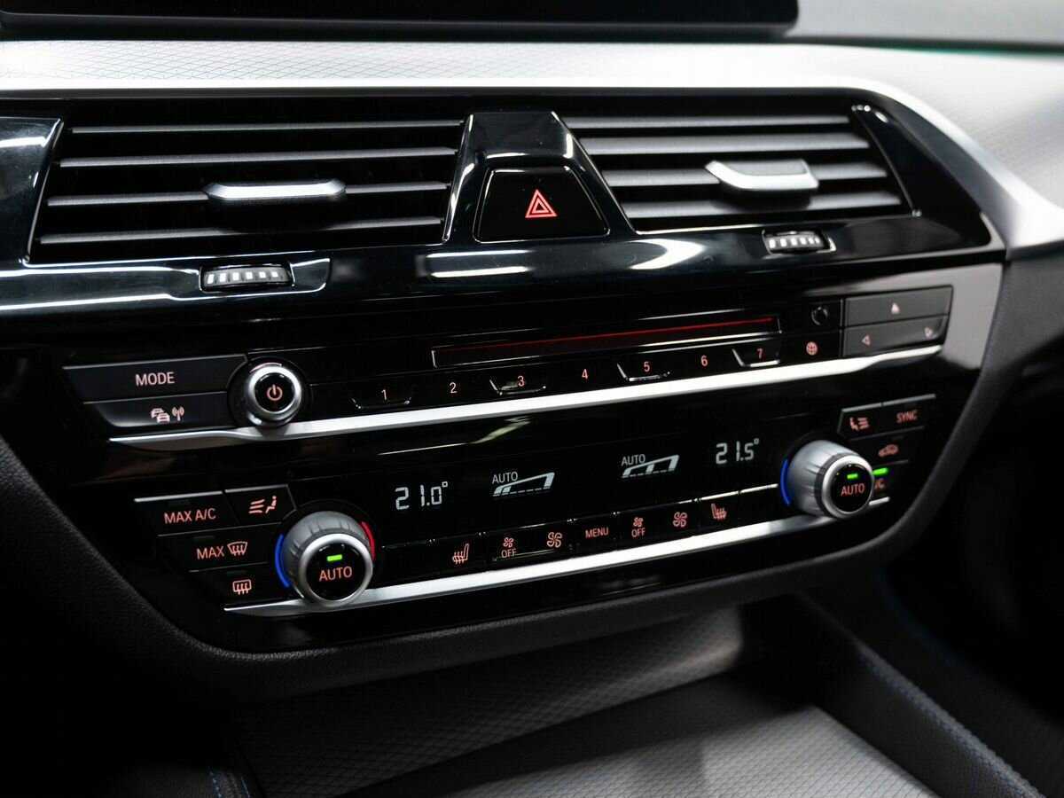 BMW 5 серии 530i xDrive, 2018 Фото №20