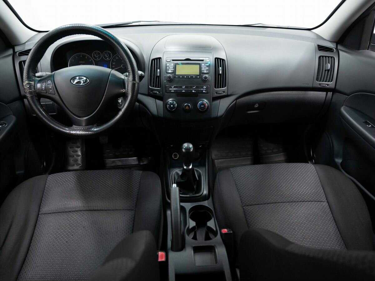 Hyundai i30, 2010 Фото №13
