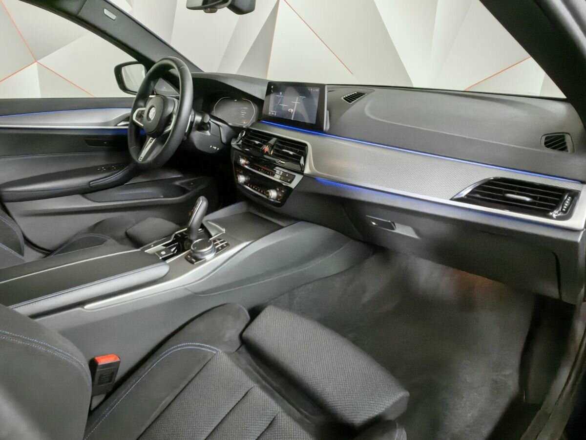 BMW 5 серии 530i xDrive, 2018 Фото №9