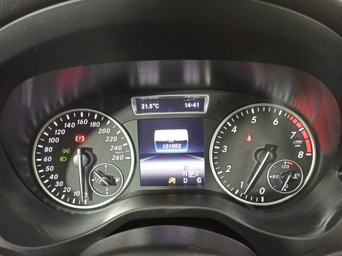 Mercedes-Benz GLA 200, 2016 Фото №10