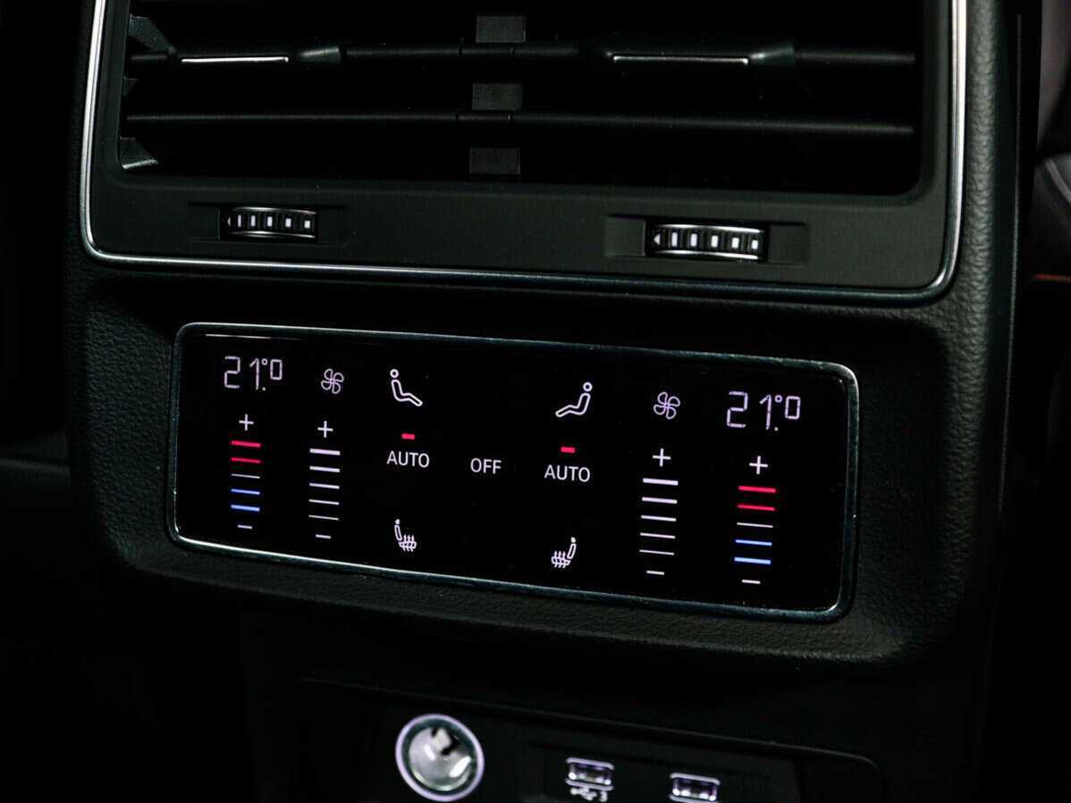 Audi Q8 55 TFSI, 2018 Фото №14