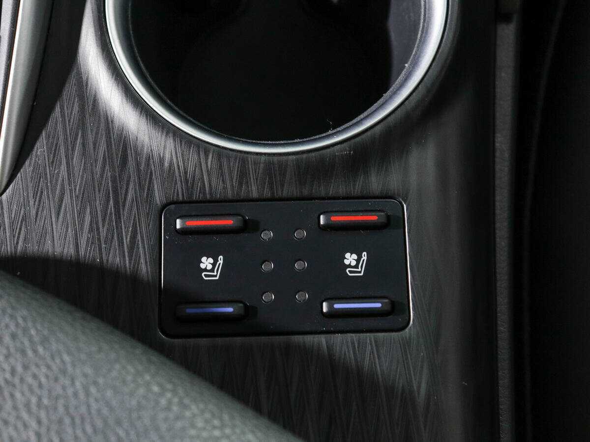 Toyota Camry, 2023 Фото №19