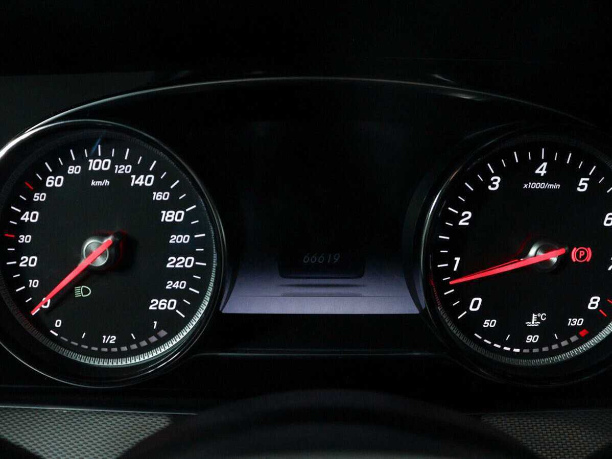 Mercedes-Benz E-Класс 200, 2020 Фото №9