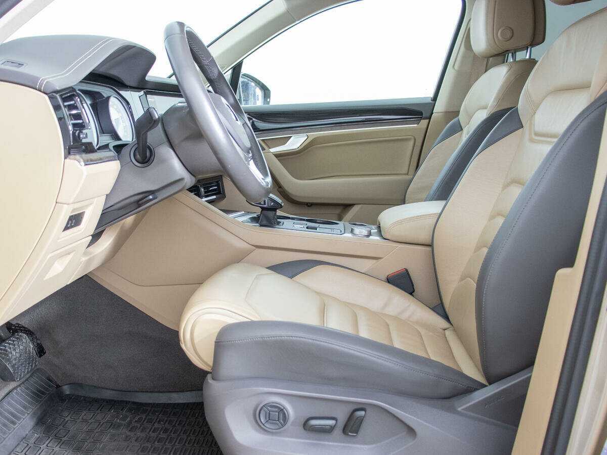 Volkswagen Touareg, 2018 Фото №14