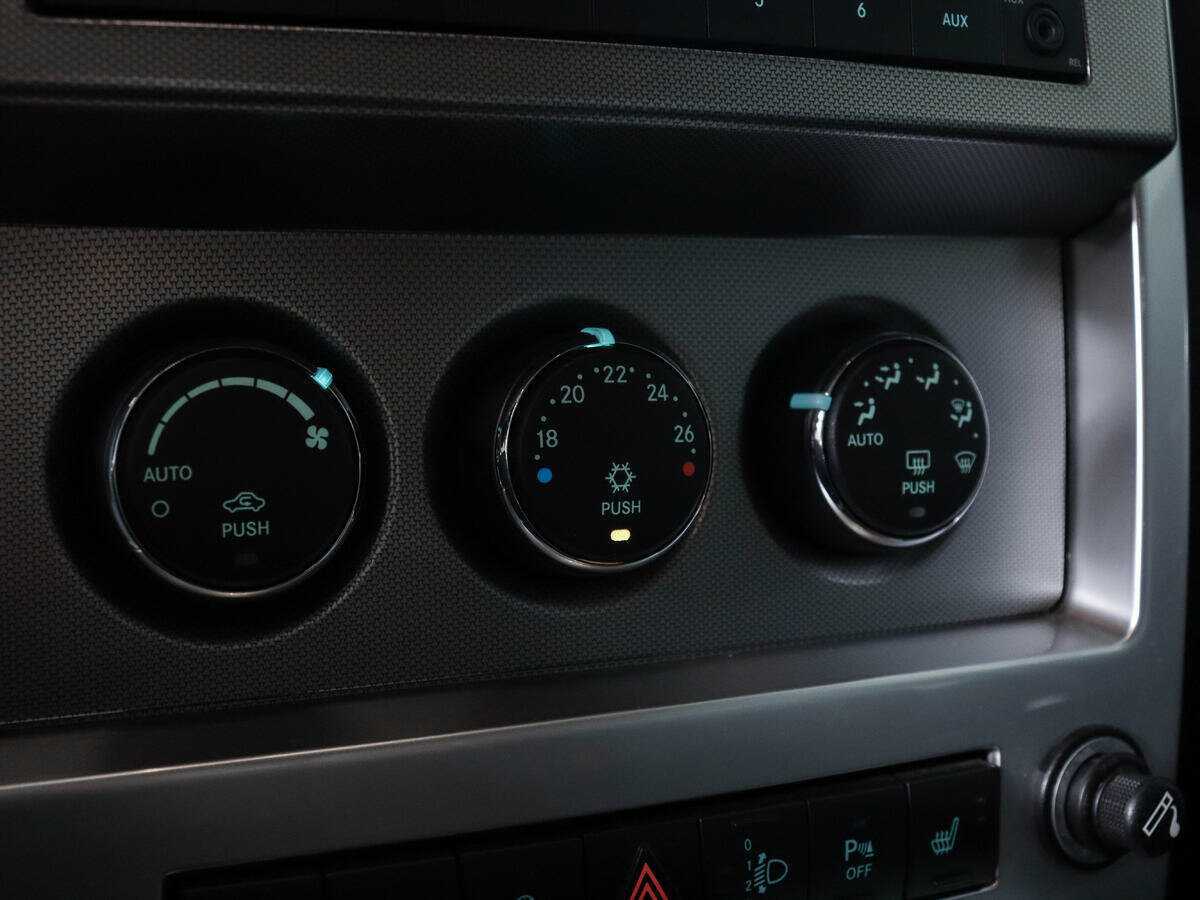 Jeep Cherokee, 2010 Фото №14