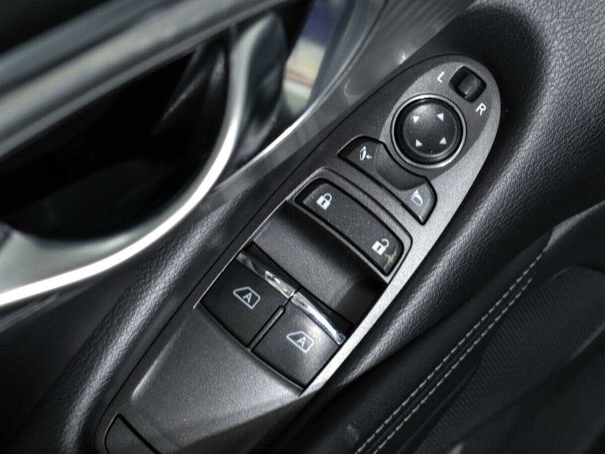 Infiniti Q60, 2016 Фото №18