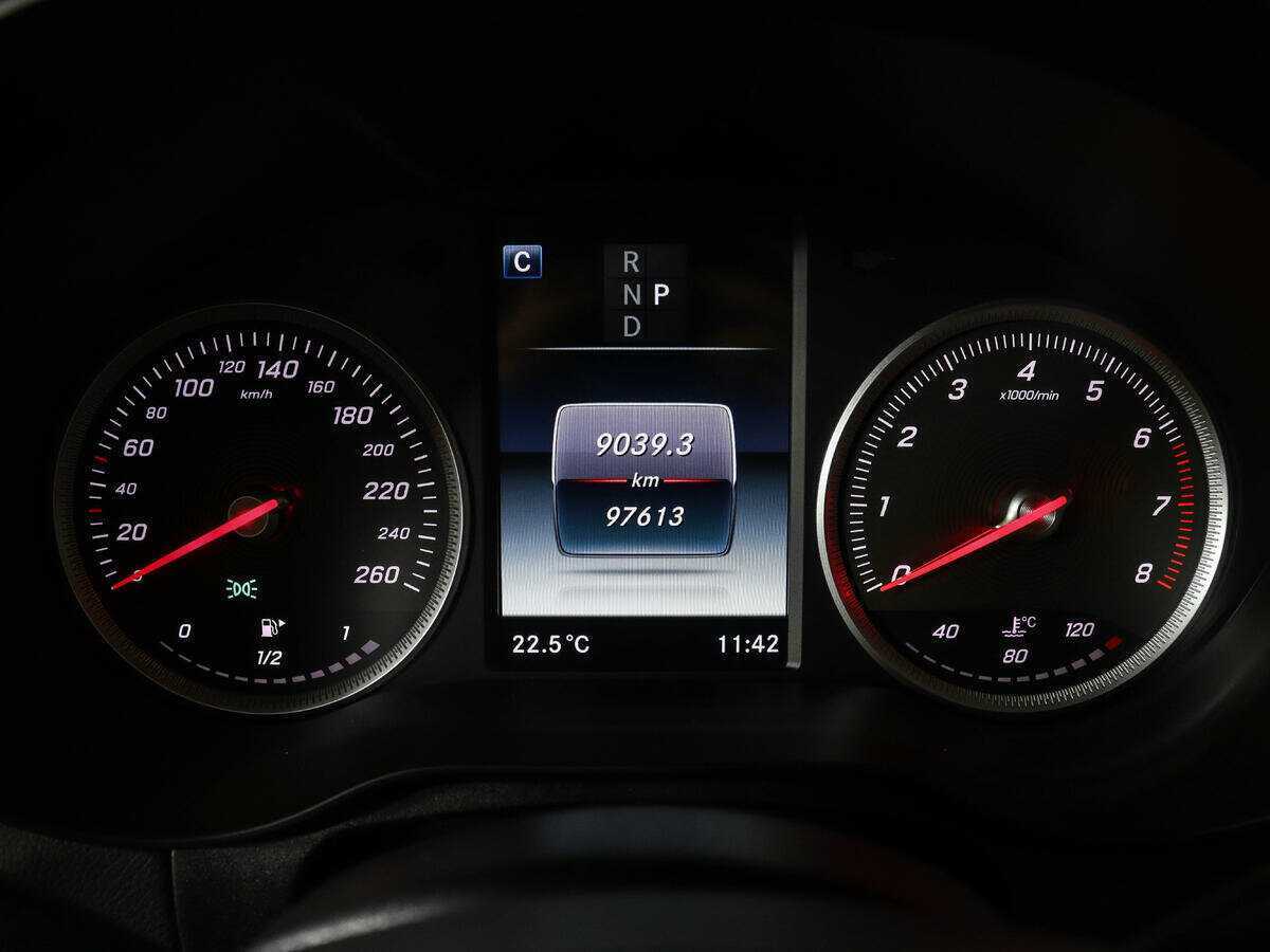 Mercedes-Benz GLC Coupe 250, 2018 Фото №10