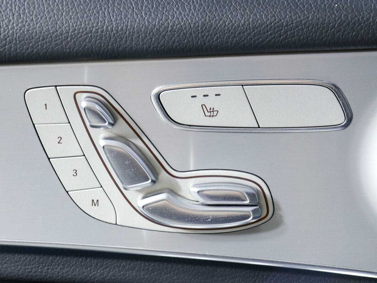 Mercedes-Benz GLC Coupe 250, 2018 Фото №15