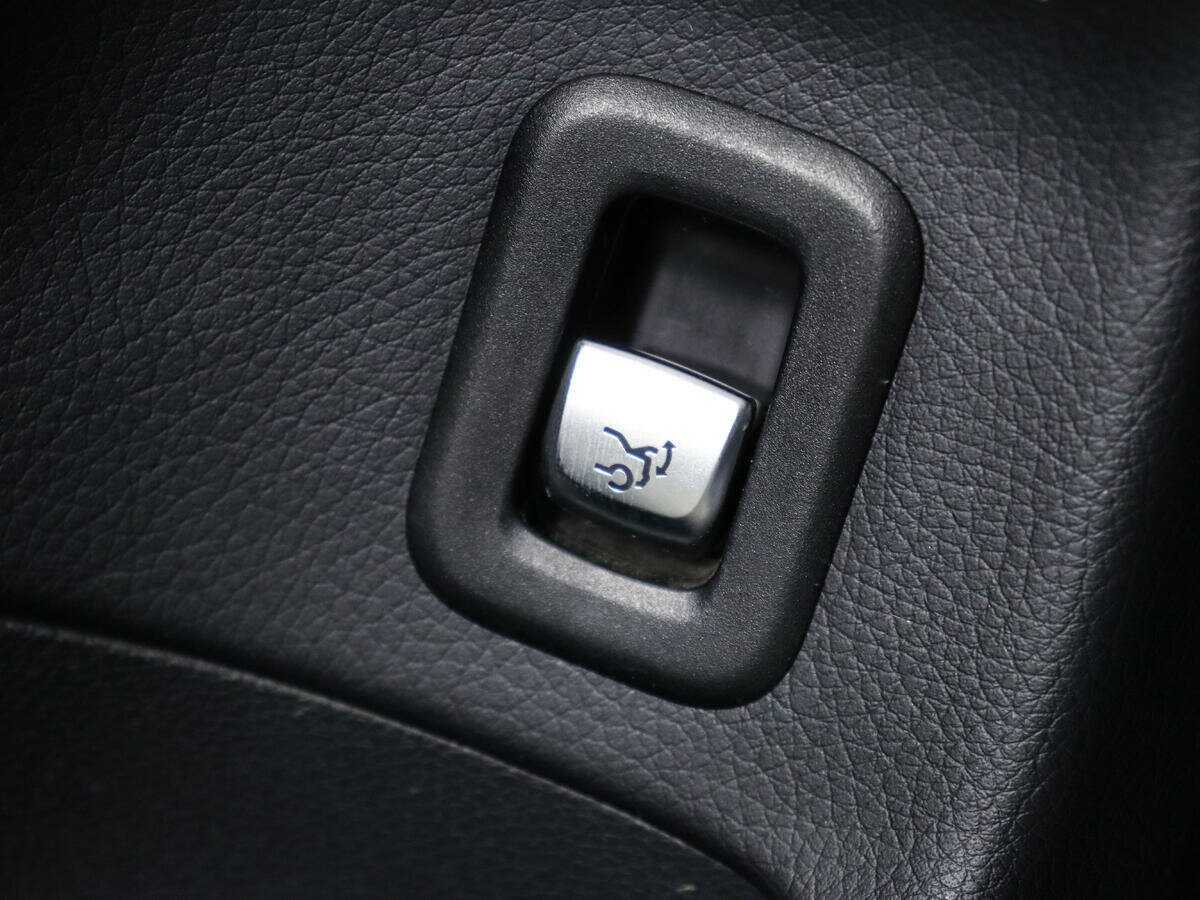 Mercedes-Benz GLC Coupe 250, 2018 Фото №16