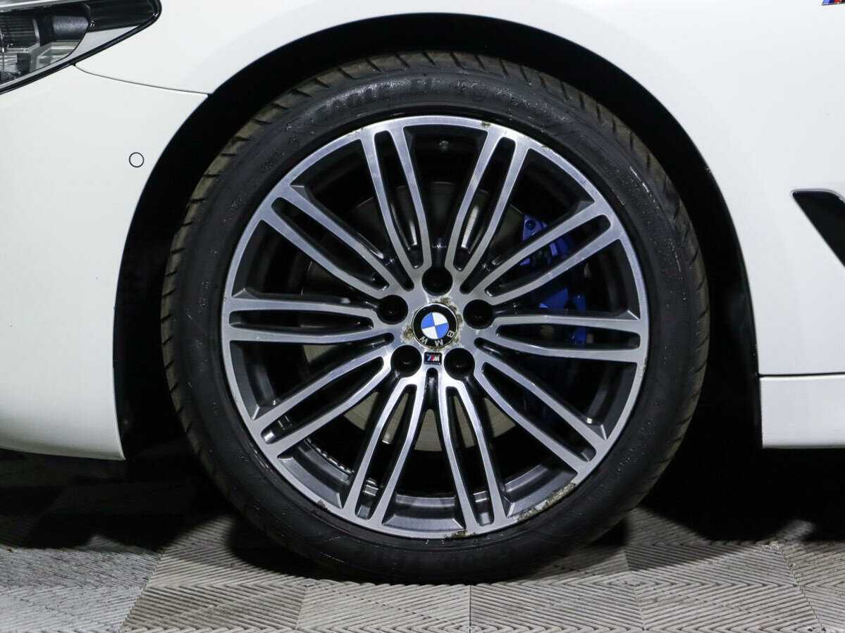 BMW 5 серии 530d xDrive, 2019 Фото №15