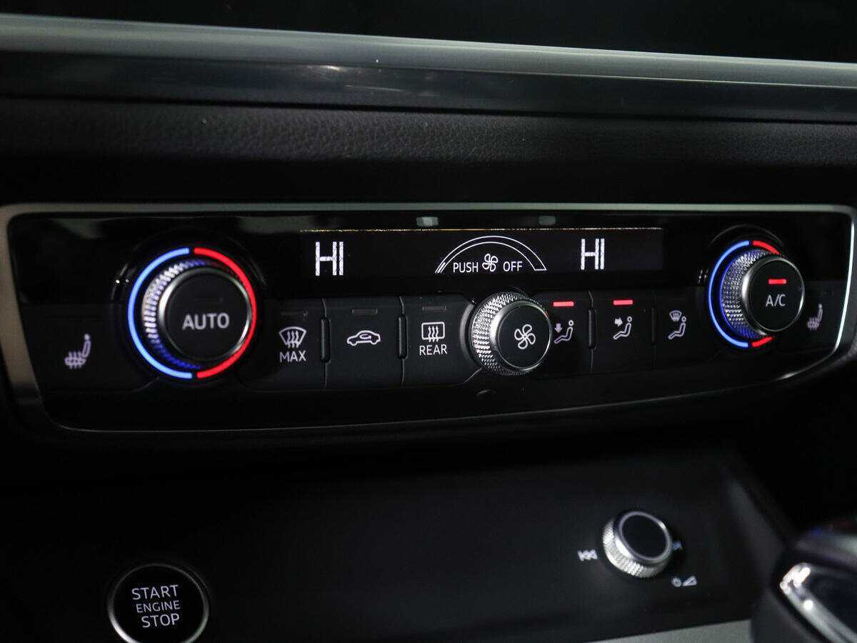 Audi Q3 Sportback 40 TFSI, 2020 Фото №17