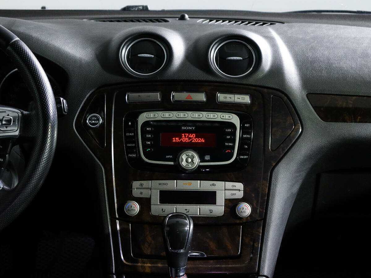 Ford Mondeo, 2010 Фото №11