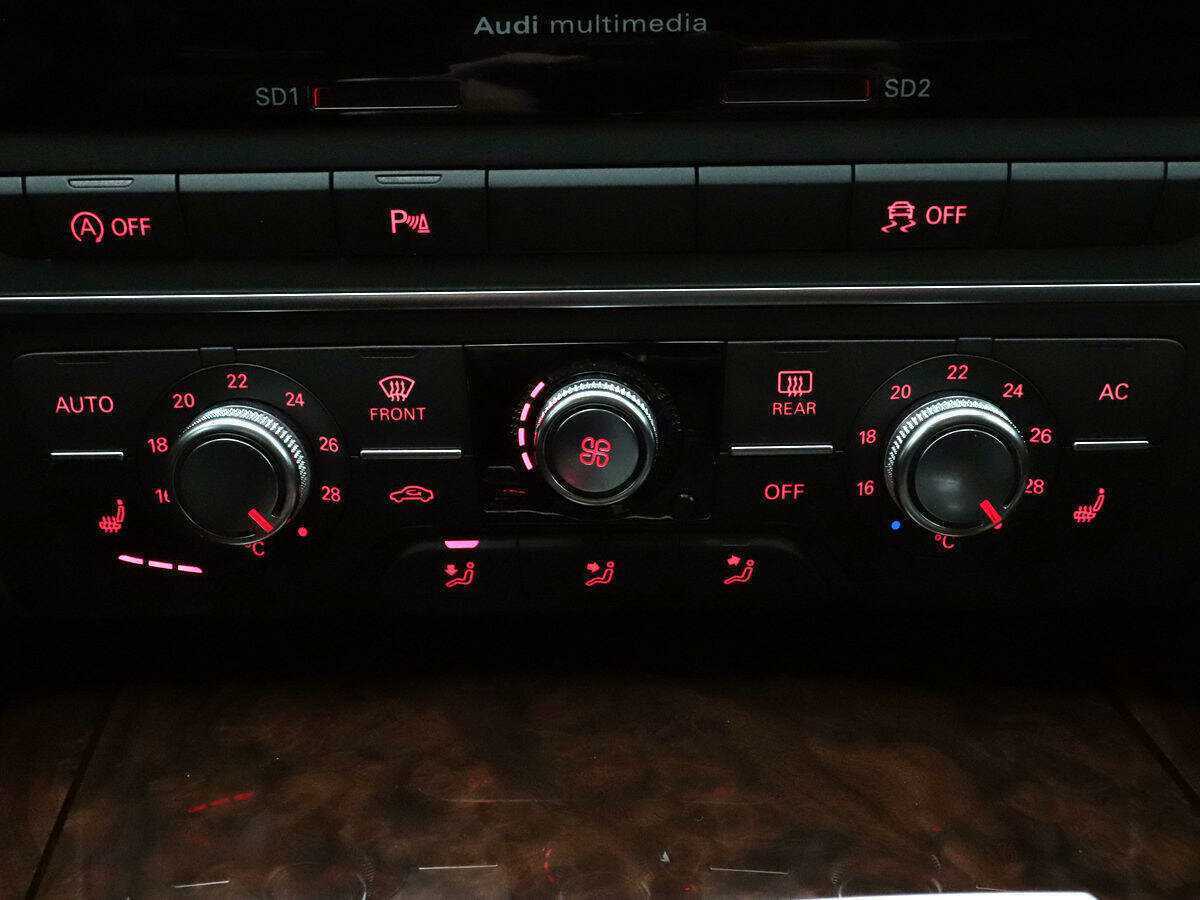 Audi A6, 2011 Фото №16