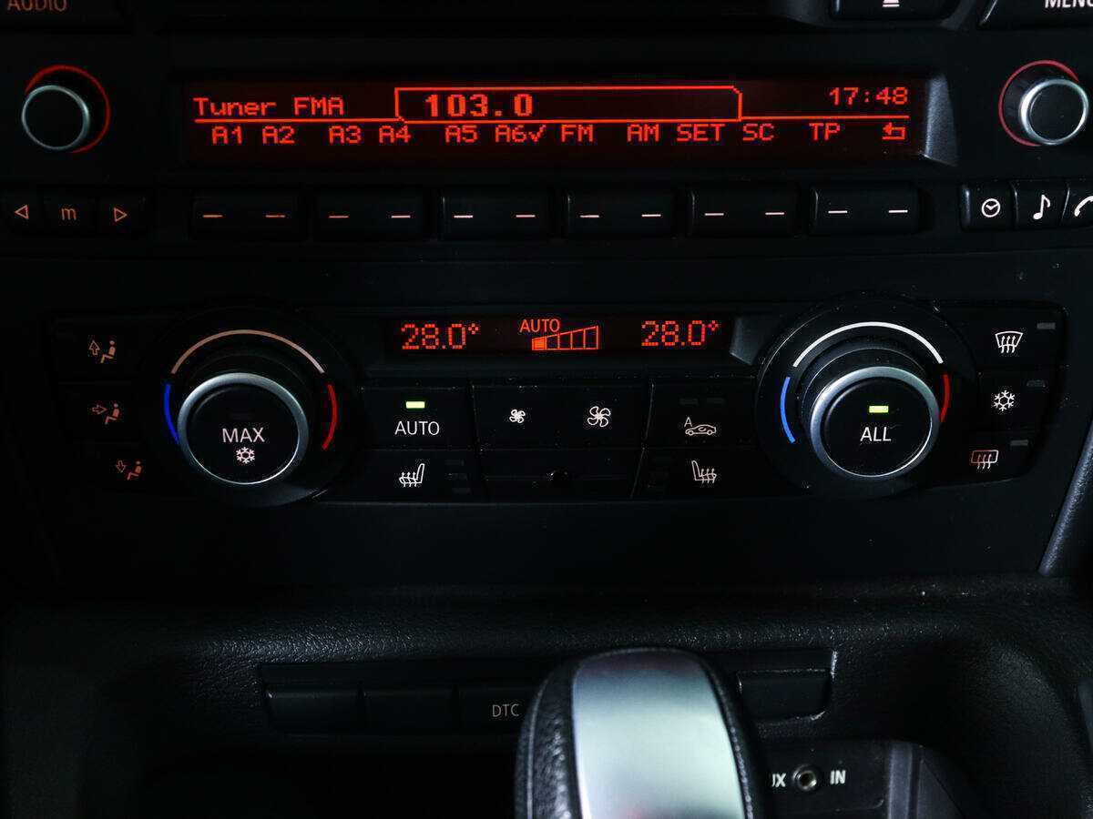 BMW X1 18i, 2010 Фото №16