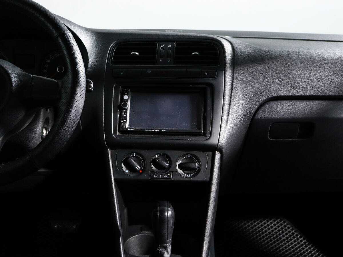 Volkswagen Polo, 2011 Фото №13