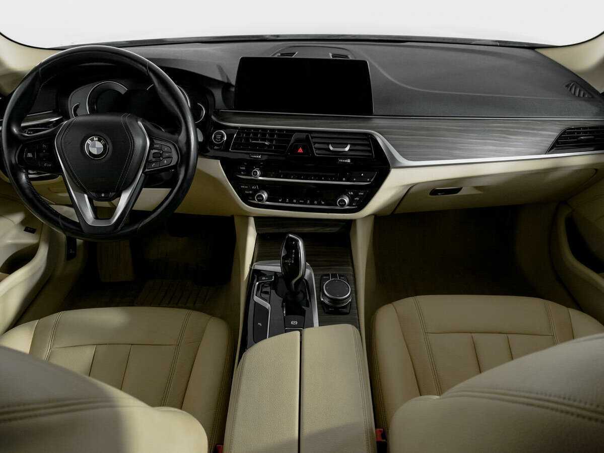 BMW 5 серии 530i xDrive, 2017 Фото №11