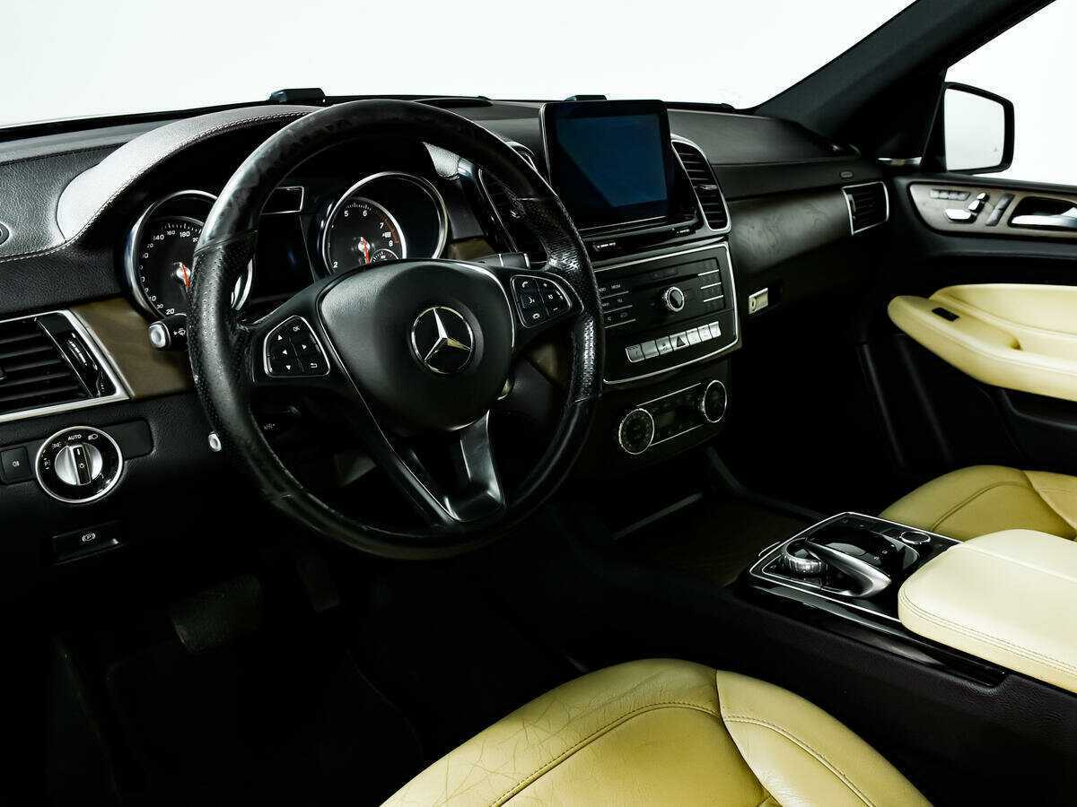 Mercedes-Benz GLE 400, 2016 Фото №13
