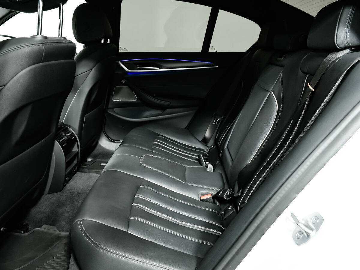 BMW 5 серии 530i xDrive, 2020 Фото №12