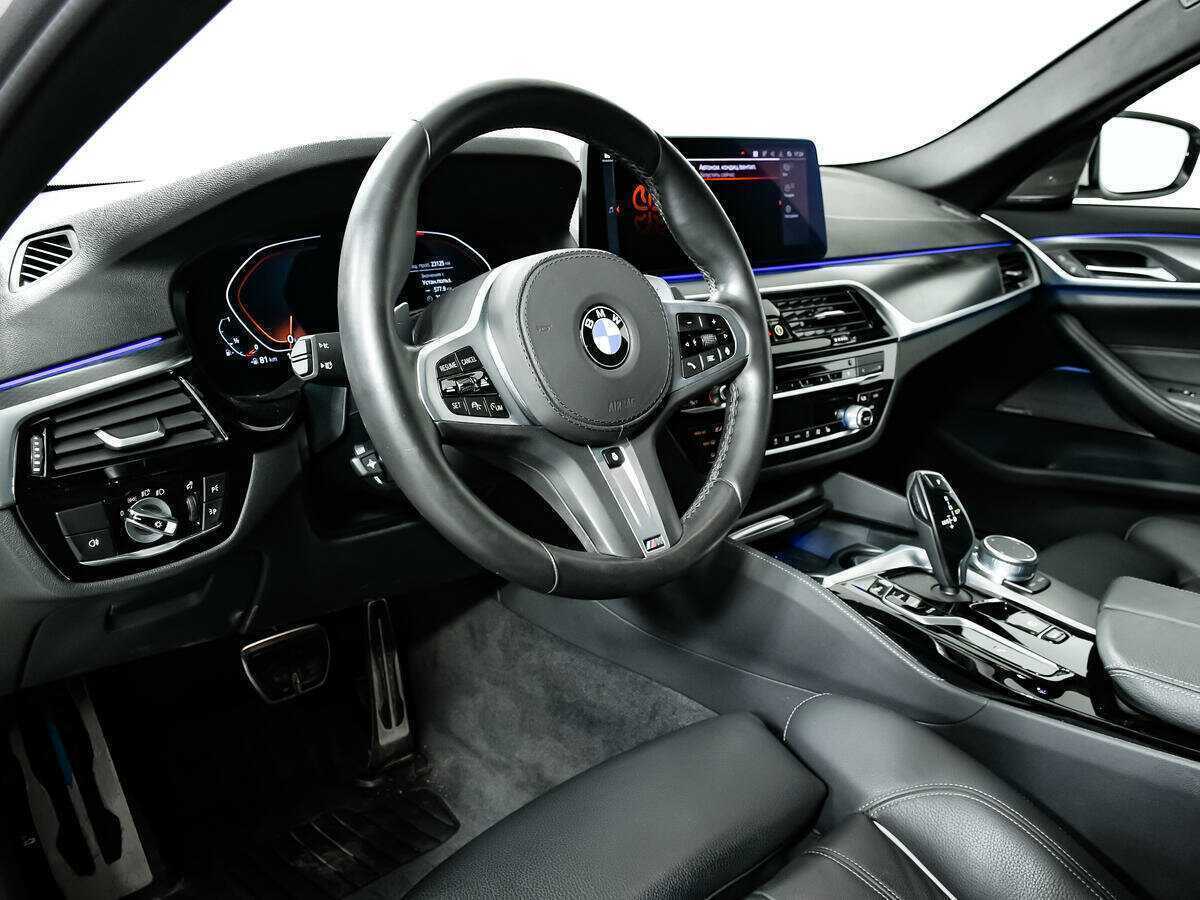 BMW 5 серии 530i xDrive, 2020 Фото №13