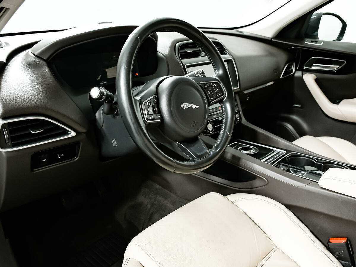 Jaguar F-Pace, 2016 Фото №13