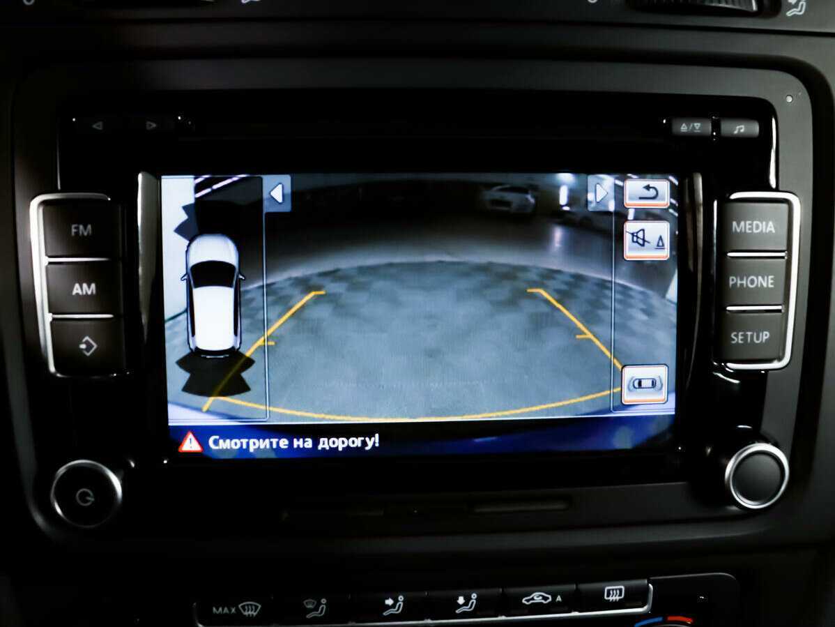 Volkswagen Golf R, 2012 Фото №16