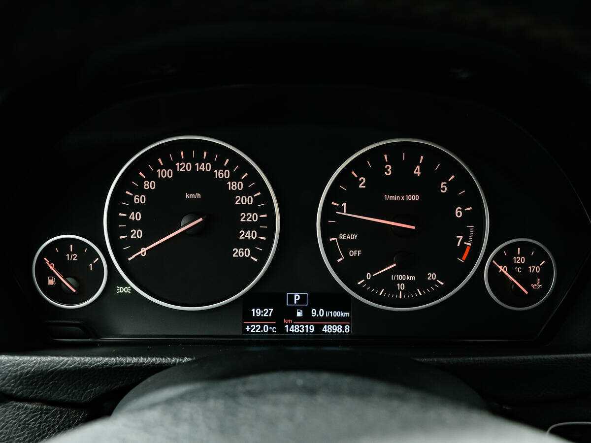 BMW 3 серии 320i, 2013 Фото №10