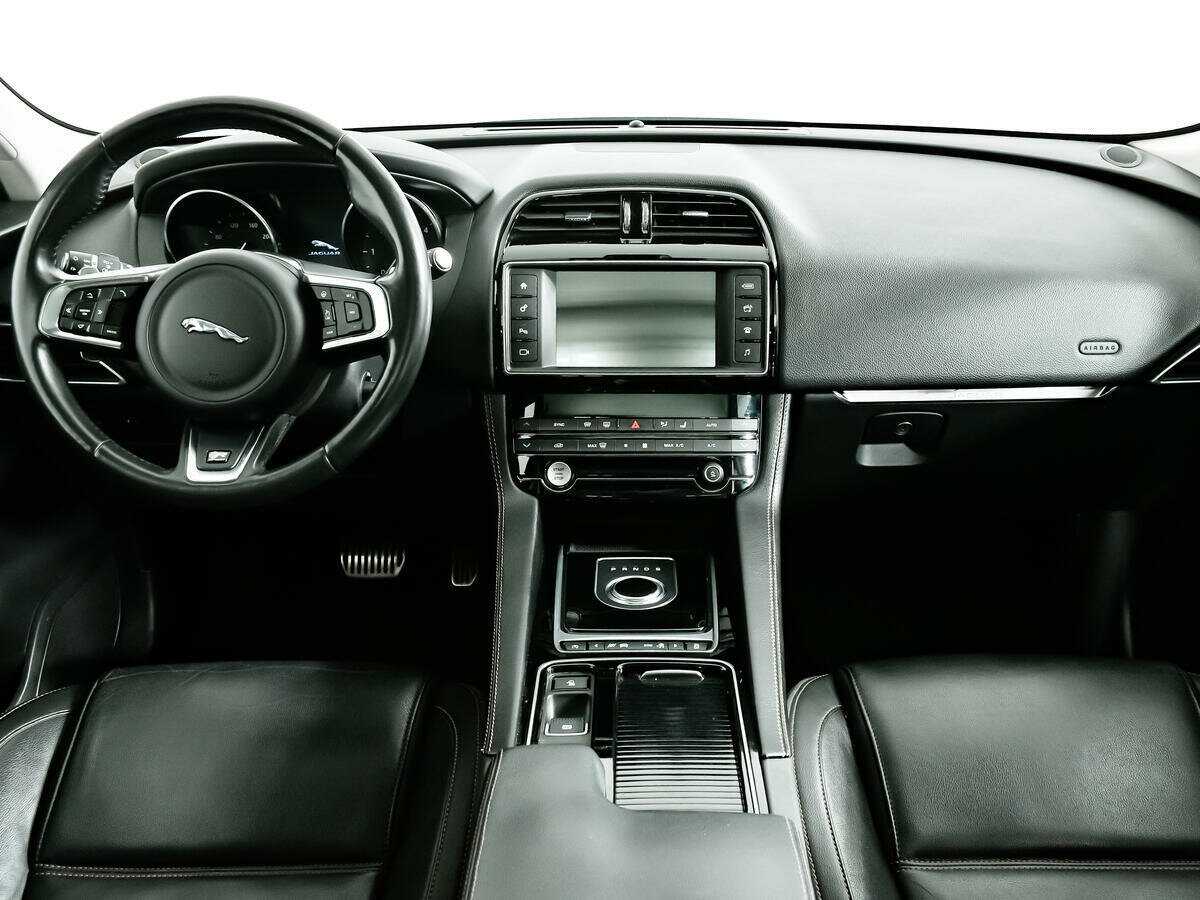 Jaguar F-Pace, 2016 Фото №11