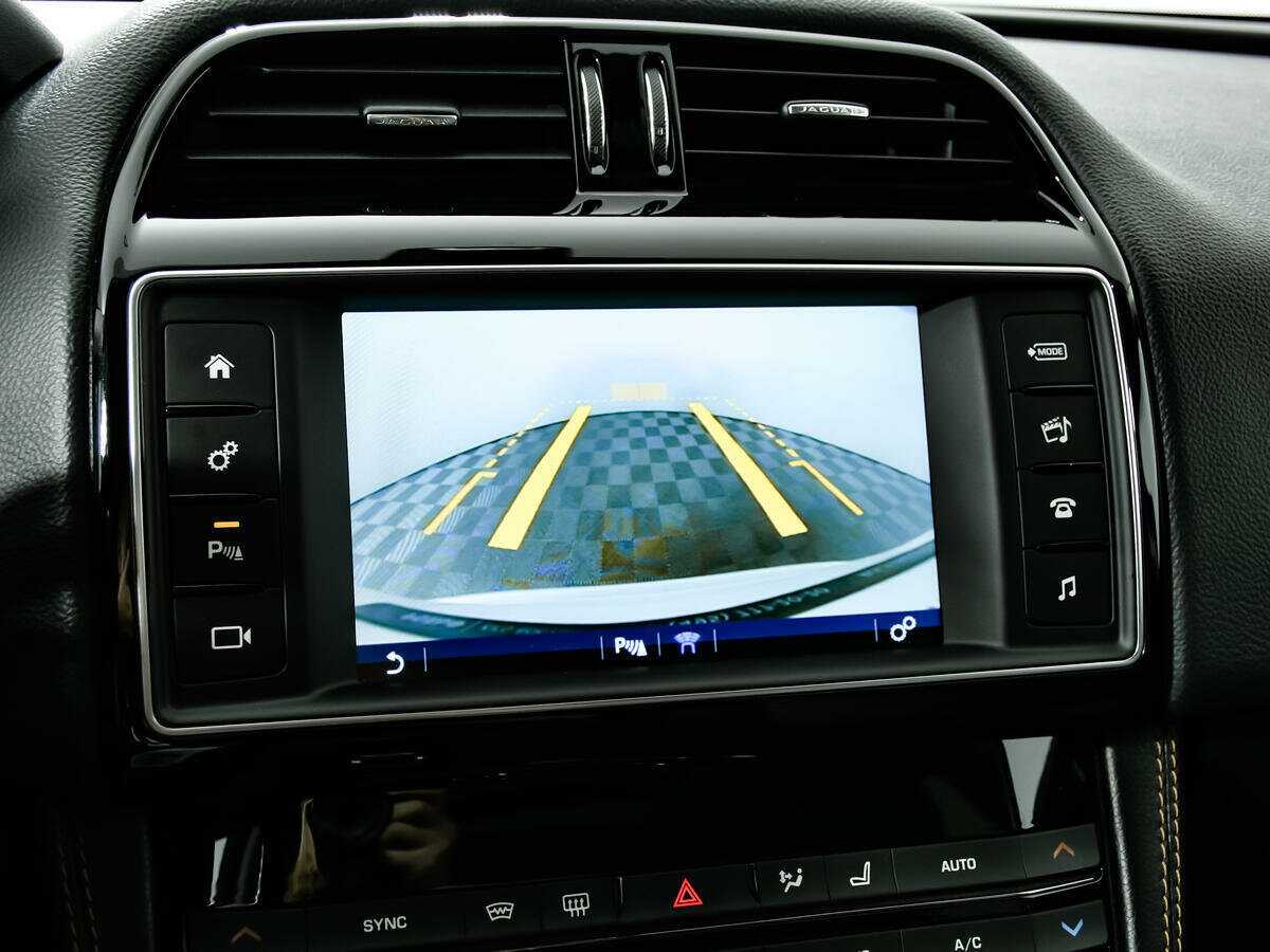 Jaguar F-Pace, 2016 Фото №16