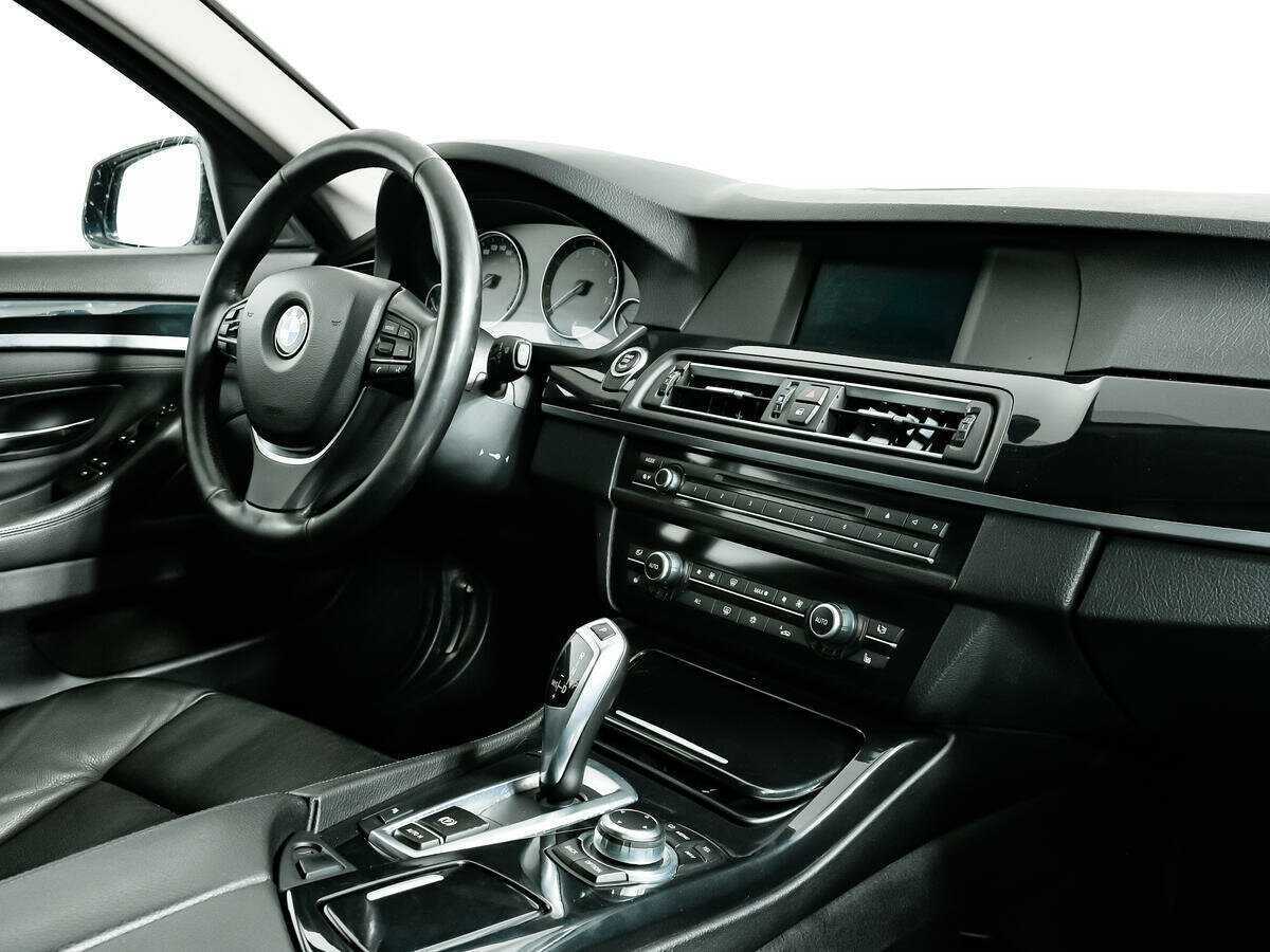 BMW 5 серии 528i, 2010 Фото №9