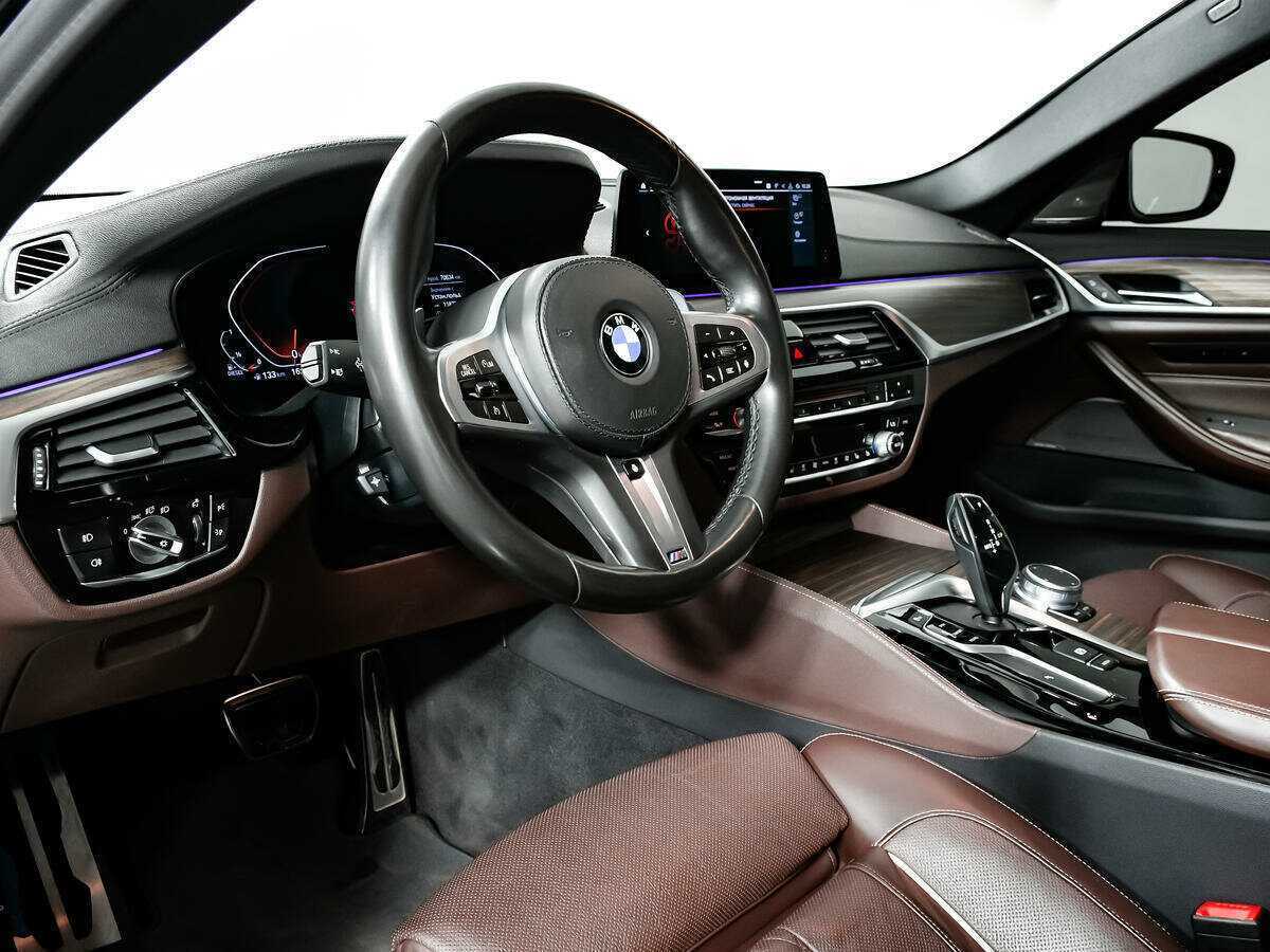 BMW 5 серии 530d xDrive, 2019 Фото №12
