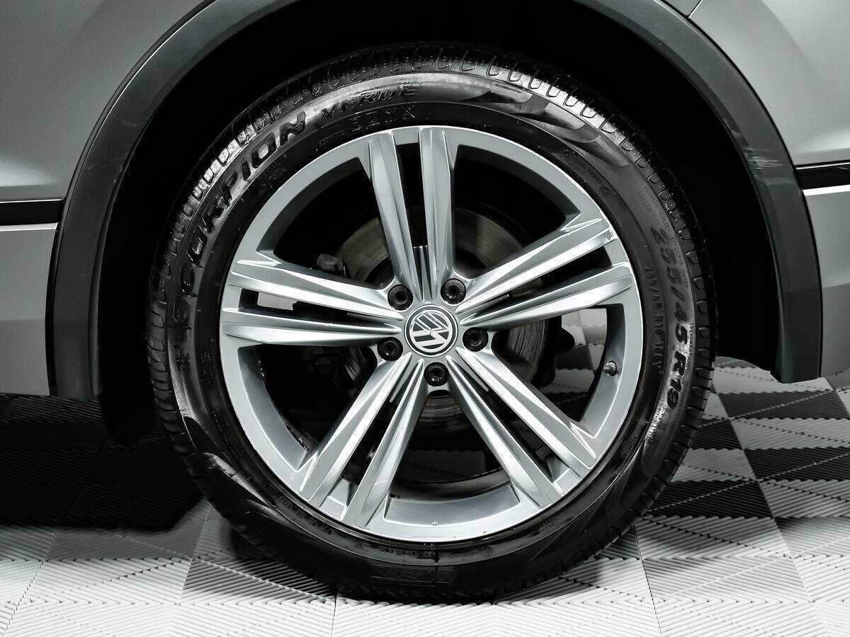 Volkswagen Tiguan, 2019 Фото №14