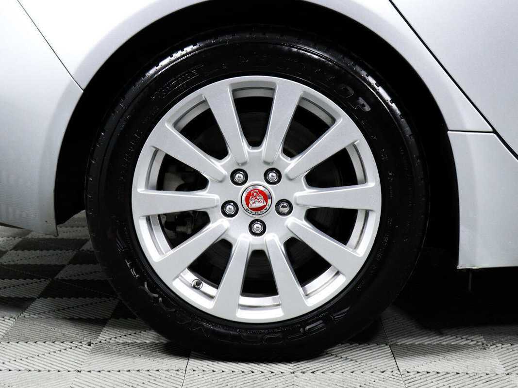 Jaguar XE, 2018 Фото №14