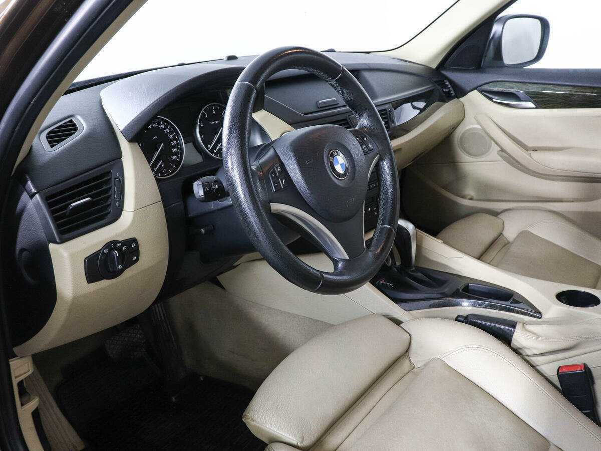 BMW X1 25i, 2010 Фото №11