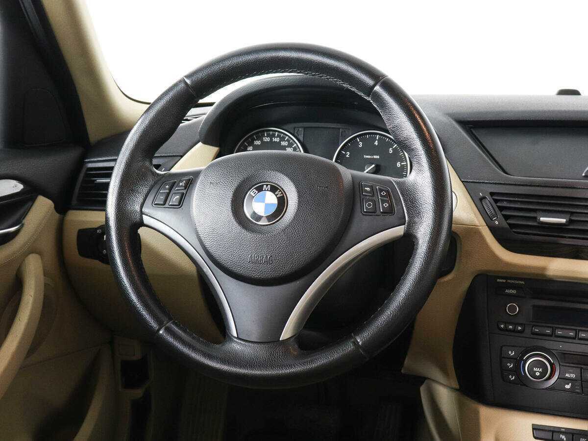 BMW X1 25i, 2010 Фото №14