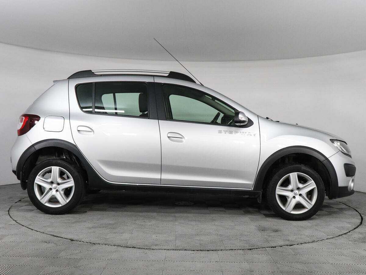 Renault Sandero Stepway, 2016 - 85 990 км. | Фото №4