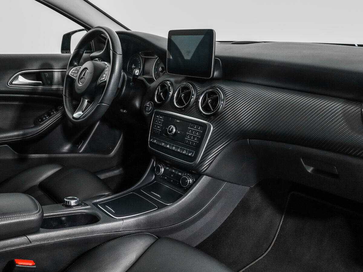 Mercedes-Benz GLA 250, 2017 Фото №12